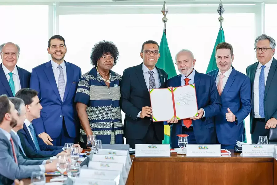 Lula sanciona leis que reconhecem gospel, grafite e Festa do Sairé