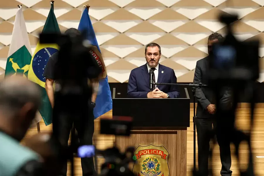 Polícia Federal investiga explosões em Brasília como ato terrorista