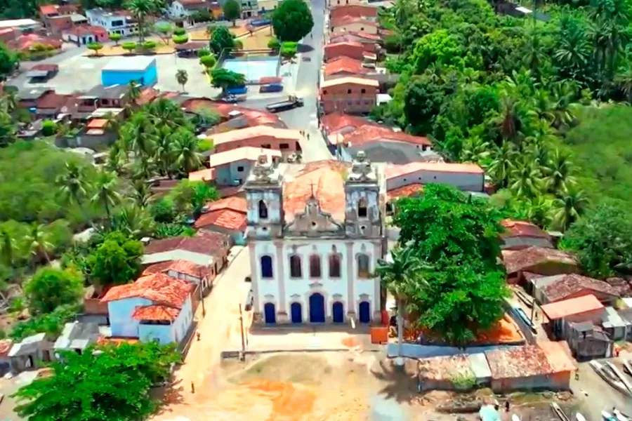 Sítio arqueológico com estruturas milenares é descoberto em vila de pescadores na Bahia