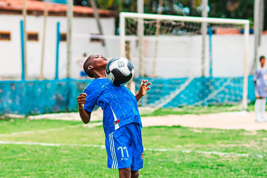 Esporte Clube Bahia seleciona dois atletas durante avaliação de talentos em Prado
