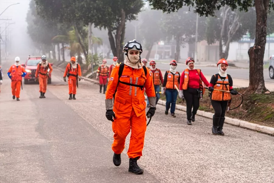 Ação de proteção ambiental da Prefeitura combate incêndio e evita maiores danos