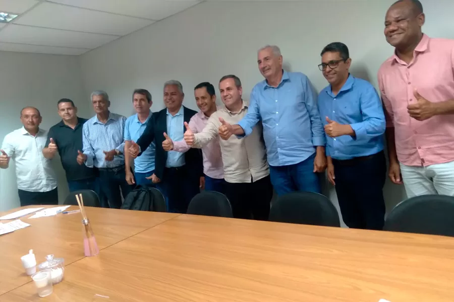 Prefeito Tonzinho é eleito presidente da APES Prefeito Tonzinho é eleito presidente da APES
