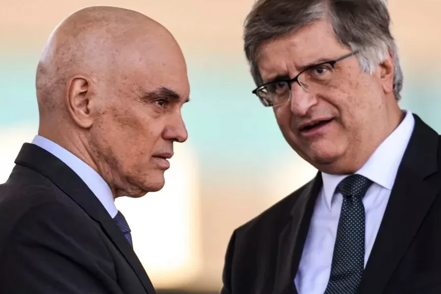 Moraes e Gonet abrem mão de recesso para acelerar denúncia contra Bolsonaro