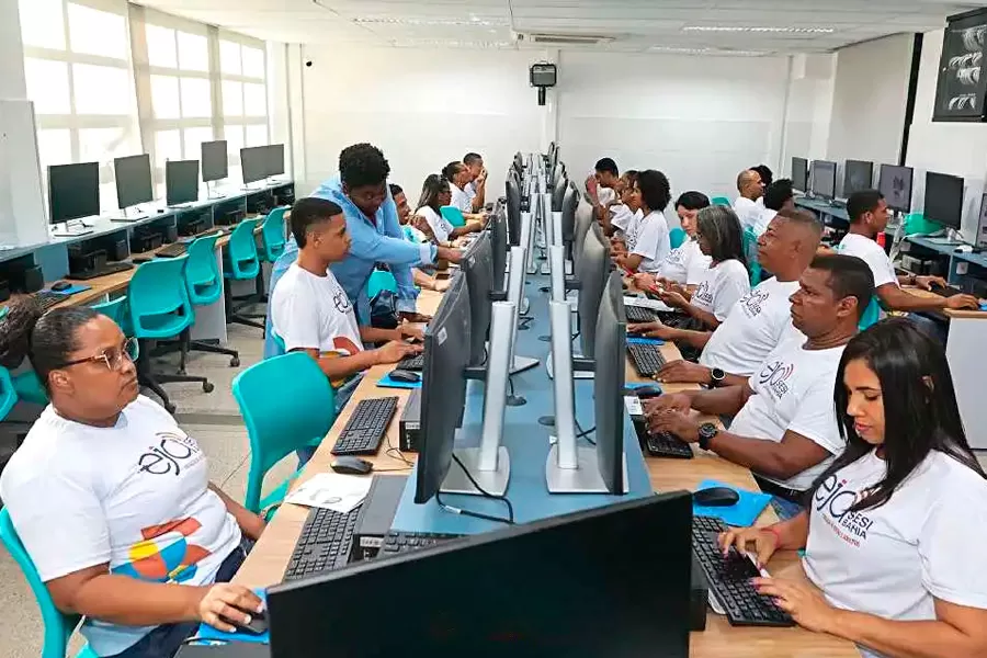 SESI oferece mais de 10 mil vagas gratuitas para Educação de Jovens e Adultos na Bahia