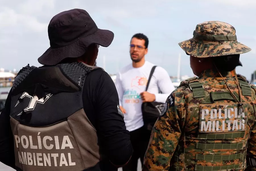 Estado firma parceria com universidades para remoção de corais invasores na Baía de Todos-os-Santos Estado firma parceria com universidades para remoção de corais invasores na Baía de Todos-os-Santos