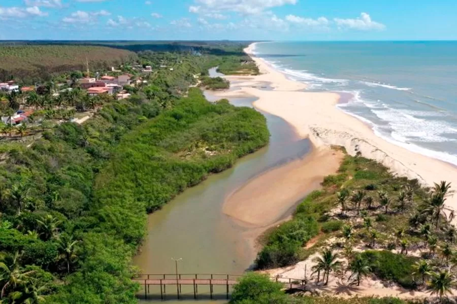 Conheça Mucuri, um paraíso tropical entre matas, rios, lagoas e praias imaculadas