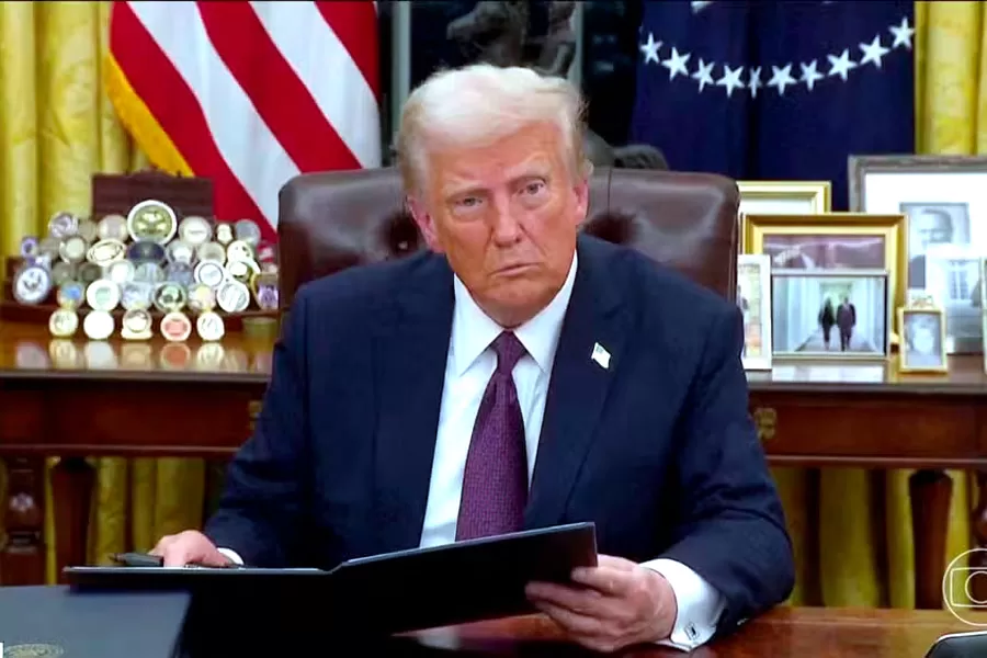 Trump concede perdão a criador de site de venda de drogas condenado a prisão perpétua