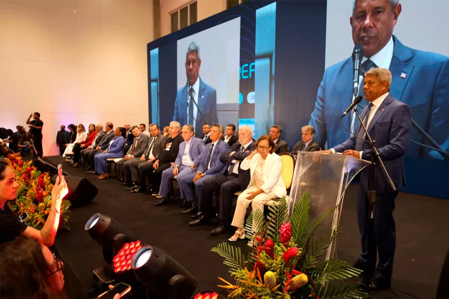 Jerônimo reafirma compromisso com o desenvolvimento dos municípios durante 8º Encontro de Prefeitos da Bahia