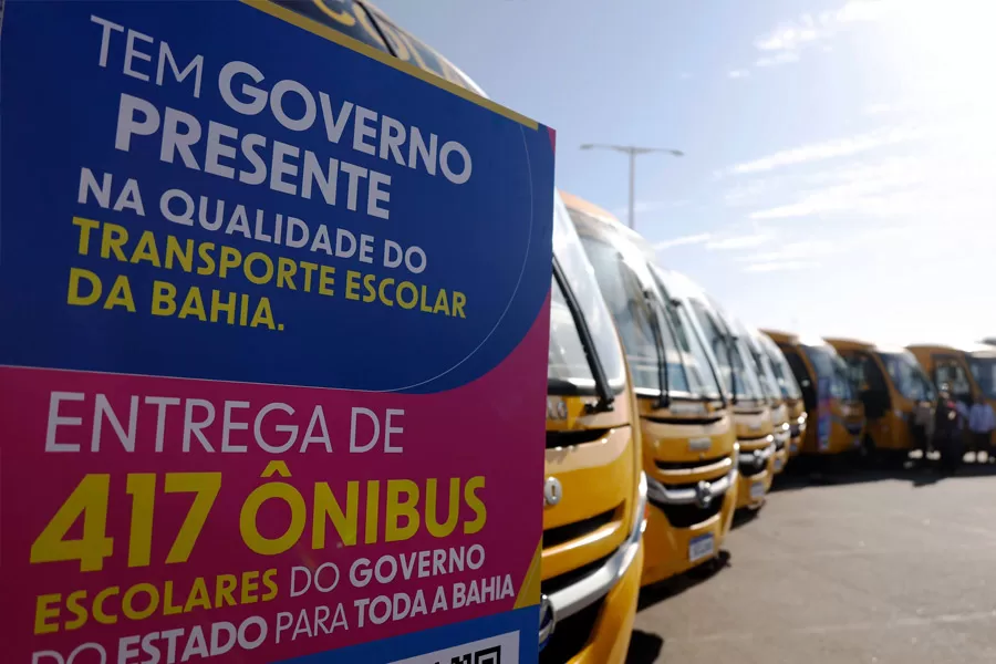 Governo do Estado amplia mobilidade de estudantes do interior com entrega de 417 ônibus escolares