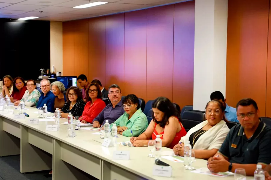 Bahia avança na implementação da Lei do Celular nas escolas estaduais