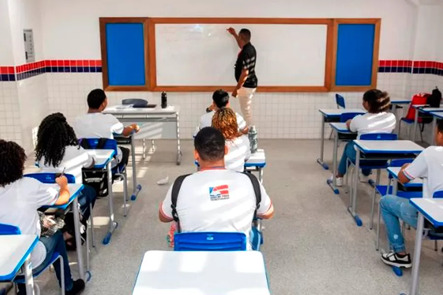 Rede estadual retoma aulas com cerca de 700 mil alunos e 35 mil professores nesta segunda