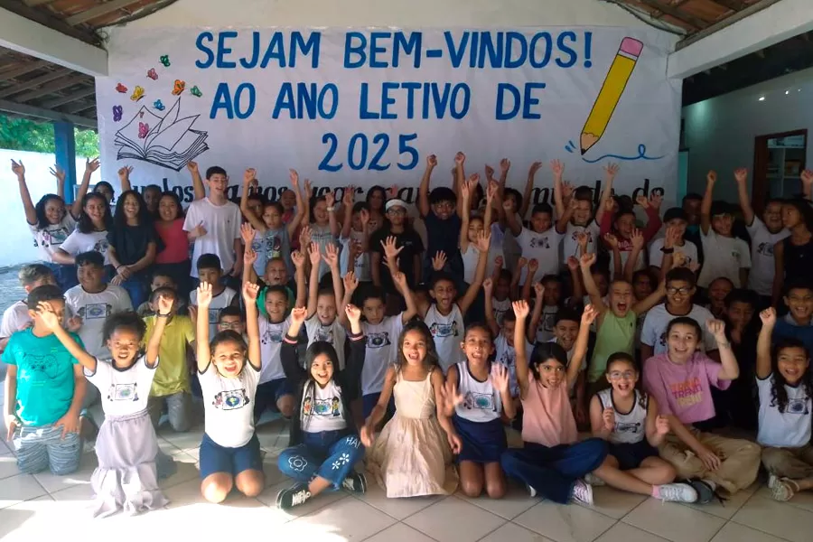 Rede Municipal de Educação inicia ano letivo com recepção especial aos alunos