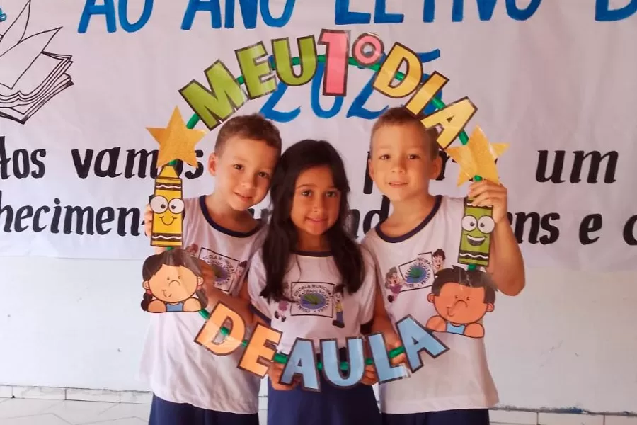 Rede Municipal de Educação inicia ano letivo com recepção especial aos alunos Rede Municipal de Educação inicia ano letivo com recepção especial aos alunos