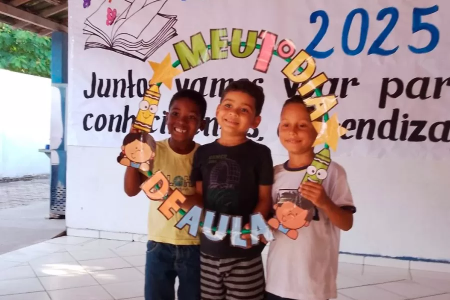 Rede Municipal de Educação inicia ano letivo com recepção especial aos alunos Rede Municipal de Educação inicia ano letivo com recepção especial aos alunos