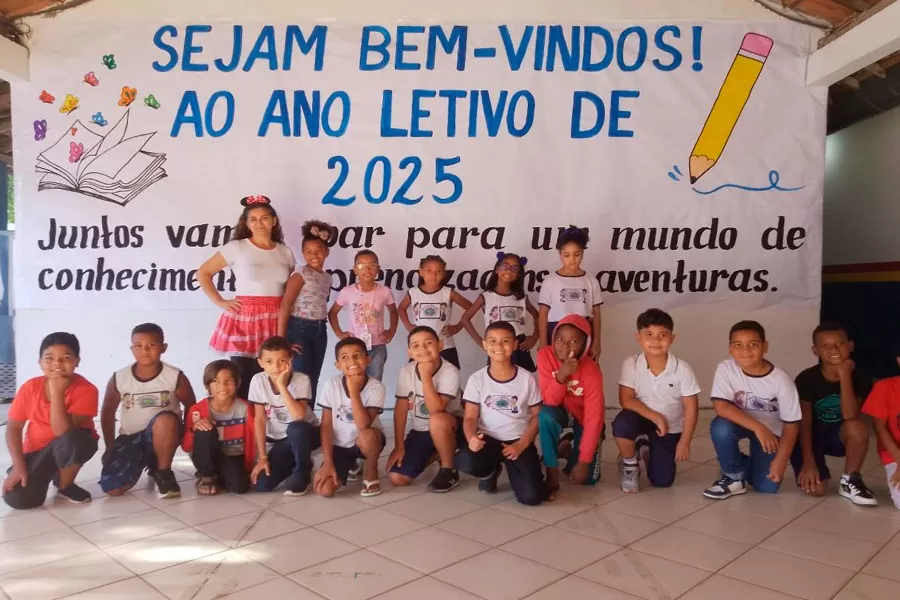 Rede Municipal de Educação inicia ano letivo com recepção especial aos alunos Rede Municipal de Educação inicia ano letivo com recepção especial aos alunos