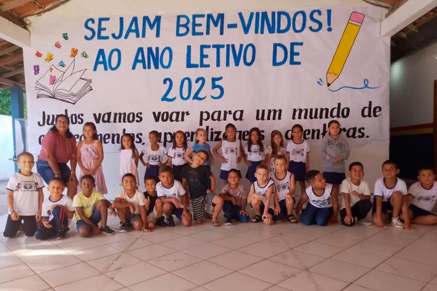 Rede Municipal de Educação inicia ano letivo com recepção especial aos alunos Rede Municipal de Educação inicia ano letivo com recepção especial aos alunos