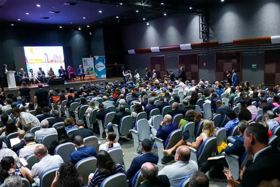 Prefeitos buscam apoio contra mudanças climáticas