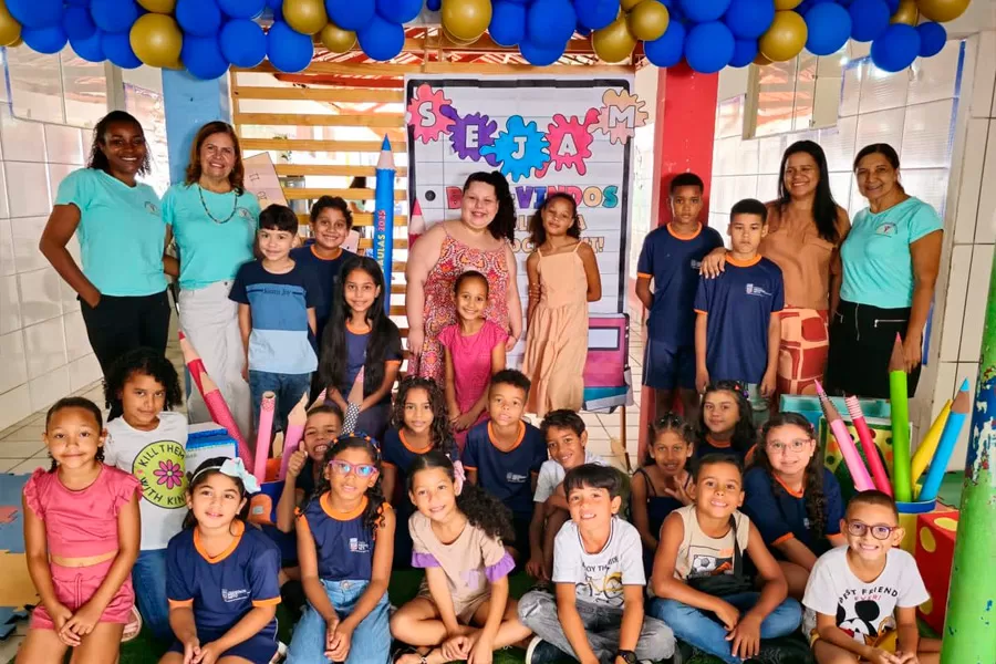 Escolas municipais abrem as portas para milhares de estudantes na volta às aulas