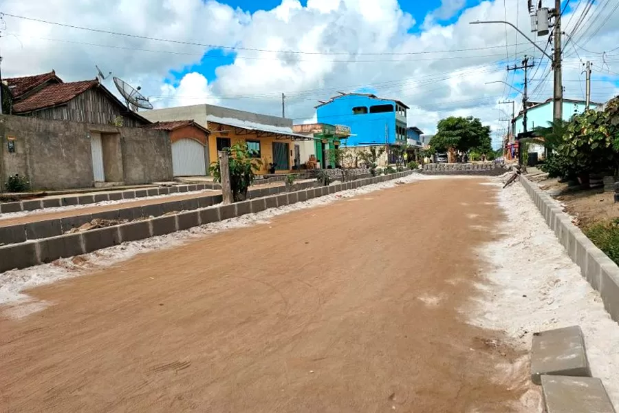 Prefeitura dá início à pavimentação da Avenida Rio Mucuri no bairro Triângulo Leal em Itabatã