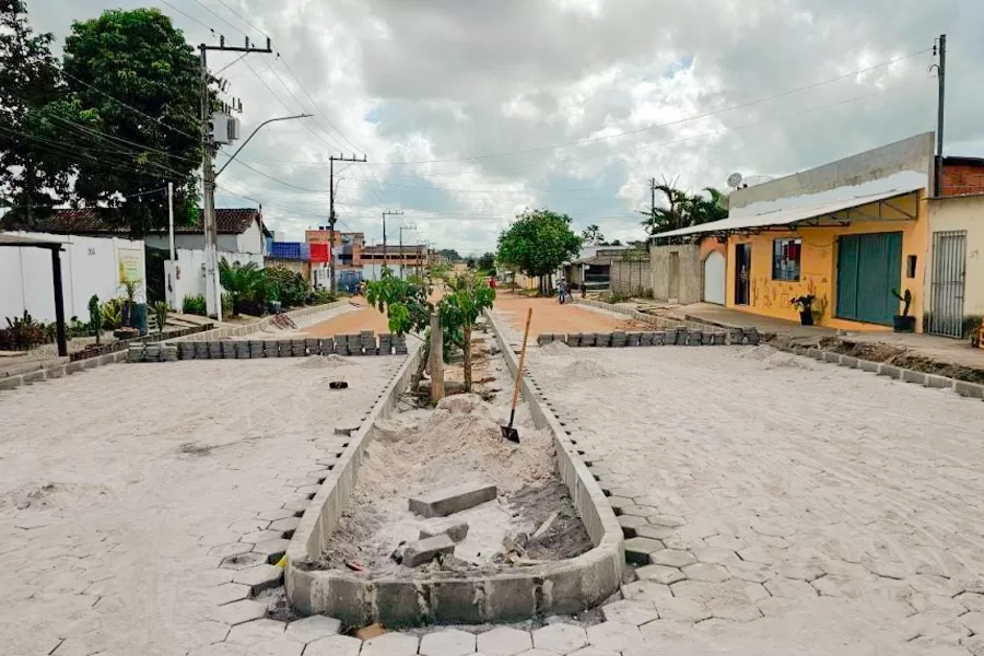 Prefeitura dá início à pavimentação da Avenida Rio Mucuri no bairro Triângulo Leal em Itabatã