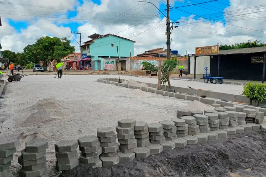 Prefeitura dá início à pavimentação da Avenida Rio Mucuri no bairro Triângulo Leal em Itabatã