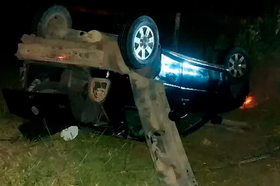 Capotamento na BA-695 deixa dois mortos perto de Lajedão