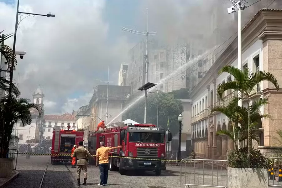 Câmara de Vereadores de Salvador é parcialmente interditada após incêndio