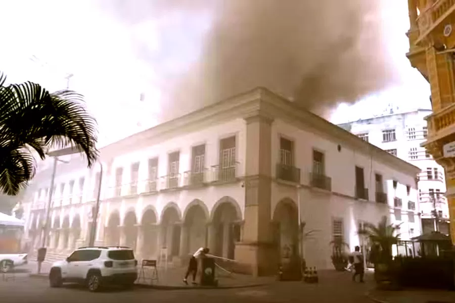 Câmara de Vereadores de Salvador é parcialmente interditada após incêndio