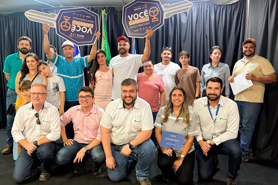 Morador de Itabatã é premiado pela Suzano como melhor motorista carreteiro
