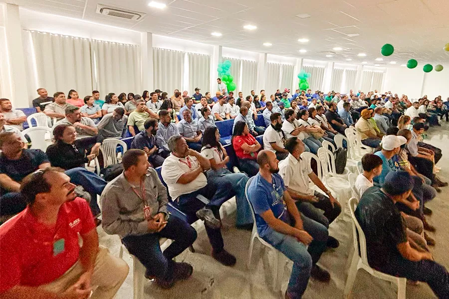 Morador de Itabatã é premiado pela Suzano como melhor motorista carreteiro Morador de Itabatã é premiado pela Suzano como melhor motorista carreteiro