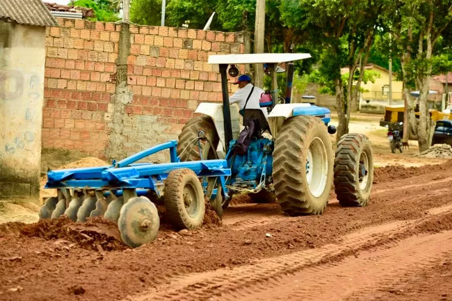 Prefeitura intensifica obras de infraestrutura no bairro Caminho do Mar