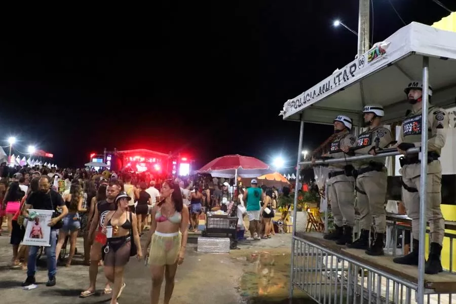 Arena Praia da Barra foi palco da folia de Carnaval com grandes atrações em Mucuri