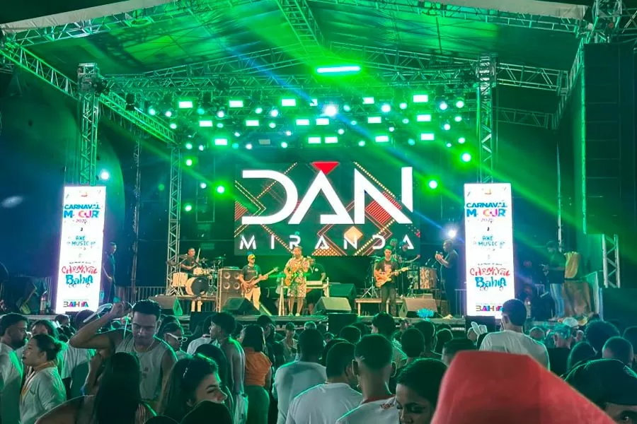 Arena Praia da Barra foi palco da folia de Carnaval com grandes atrações em Mucuri
