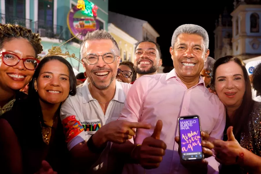 Pelourinho pausa Carnaval para assistir premiação de “Ainda Estou Aqui” no Oscar 2025