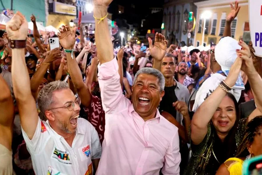 Pelourinho pausa Carnaval para assistir premiação de “Ainda Estou Aqui” no Oscar 2025