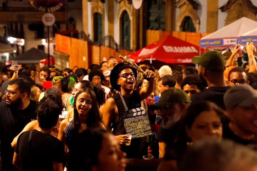Pelourinho pausa Carnaval para assistir premiação de “Ainda Estou Aqui” no Oscar 2025