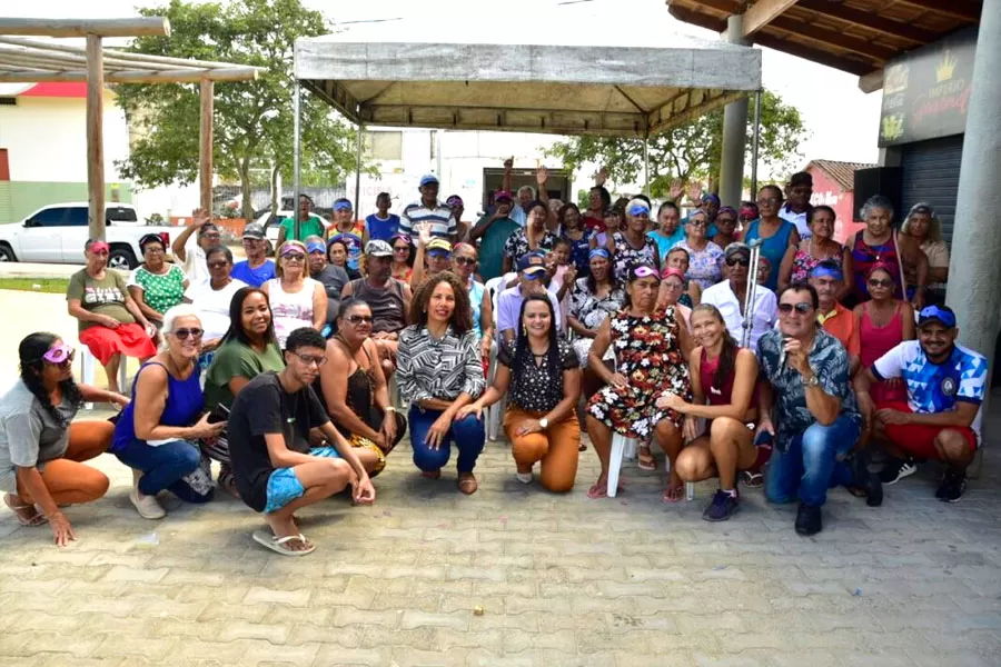 Idosos de Teixeira de Freitas celebram Carnaval com música, alegria e muita animação Idosos de Teixeira de Freitas celebram Carnaval com música, alegria e muita animação