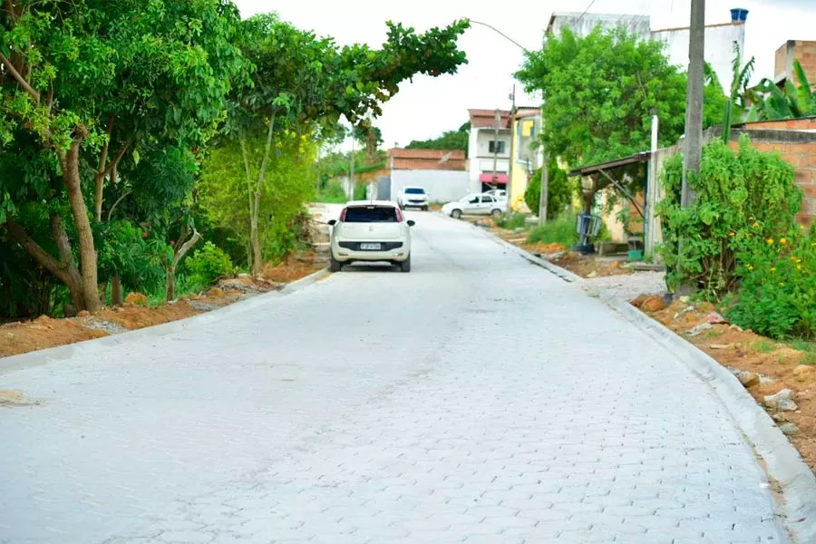 Prefeitura transforma ruas do Bairro Monte Castelo com obras de pavimentação