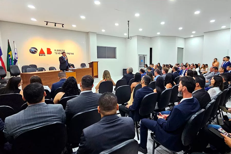 Advogada Hemillay Aguiar assume presidência da Comissão de Direito dos Animais da OAB de Teixeira de Freitas