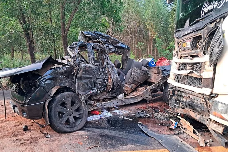 Tragédia na BR-418 deixa três mortos; adolescente e cão sobrevivem