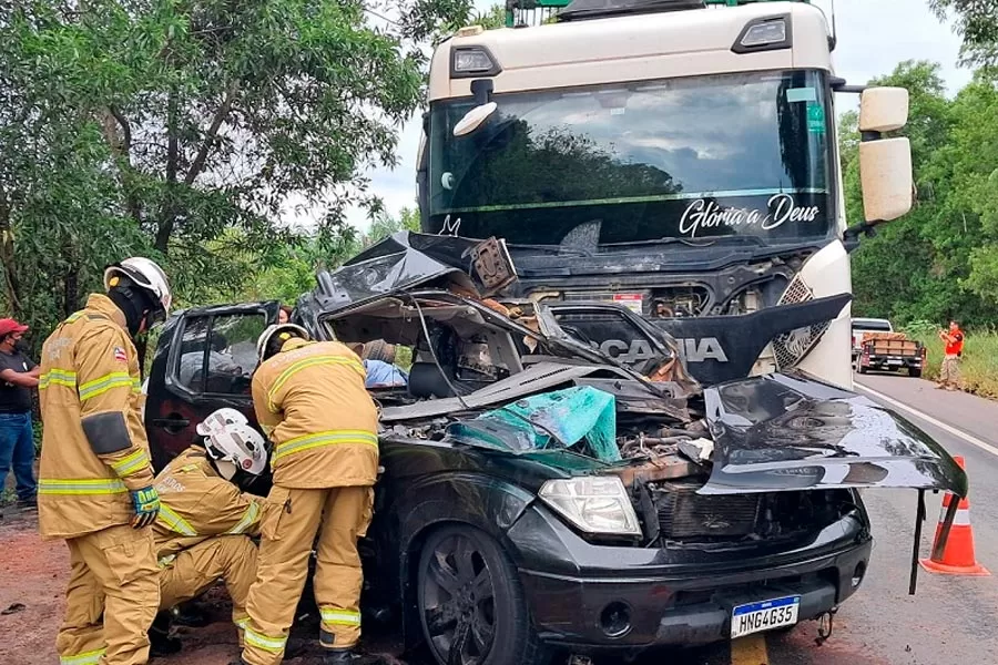 Tragédia na BR-418 deixa três mortos; adolescente e cão sobrevivem
