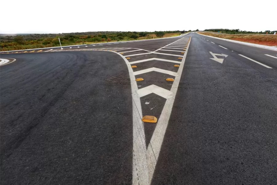Pavimentação da BR-135 impulsiona mobilidade e economia no Oeste da Bahia Pavimentação da BR-135 impulsiona mobilidade e economia no Oeste da Bahia