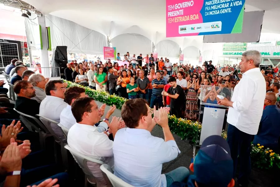 Pavimentação da BR-135 impulsiona mobilidade e economia no Oeste da Bahia Pavimentação da BR-135 impulsiona mobilidade e economia no Oeste da Bahia