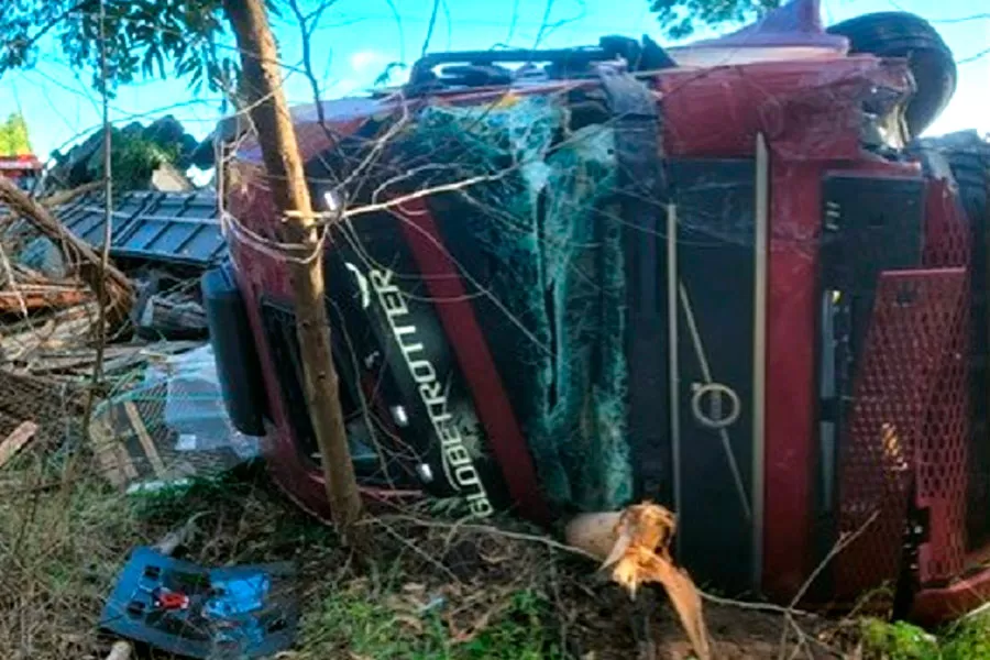 Jovem morre após colisão frontal na BR-418 em Nova Viçosa