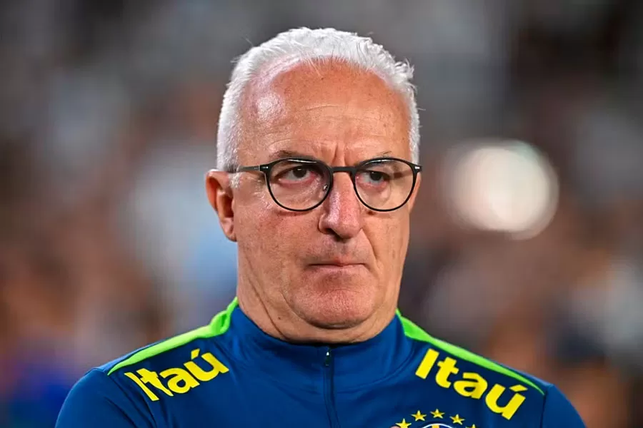 Brasil é atropelado do início ao fim e assusta o torcedor a quase um ano da Copa do Mundo