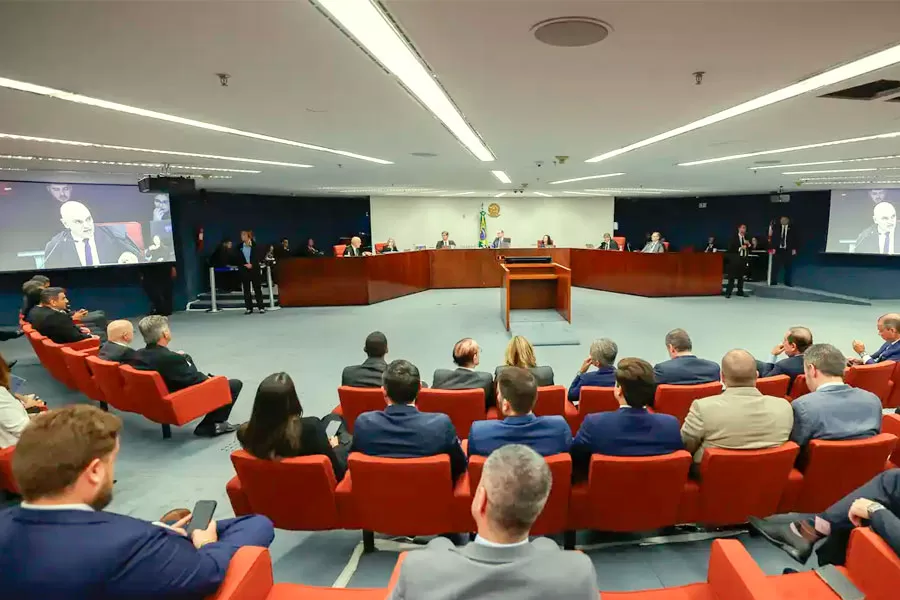 Por unanimidade, turma do STF torna Bolsonaro e mais 7 réus por golpe