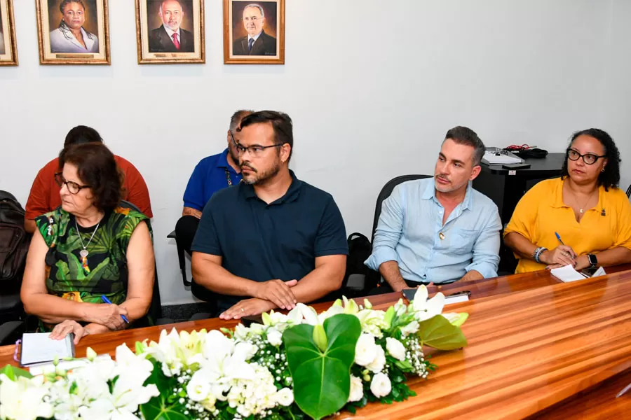 UNEB firma parceria para oferta de licenciatura e bacharelado para formação de professores e tradutores de chinês