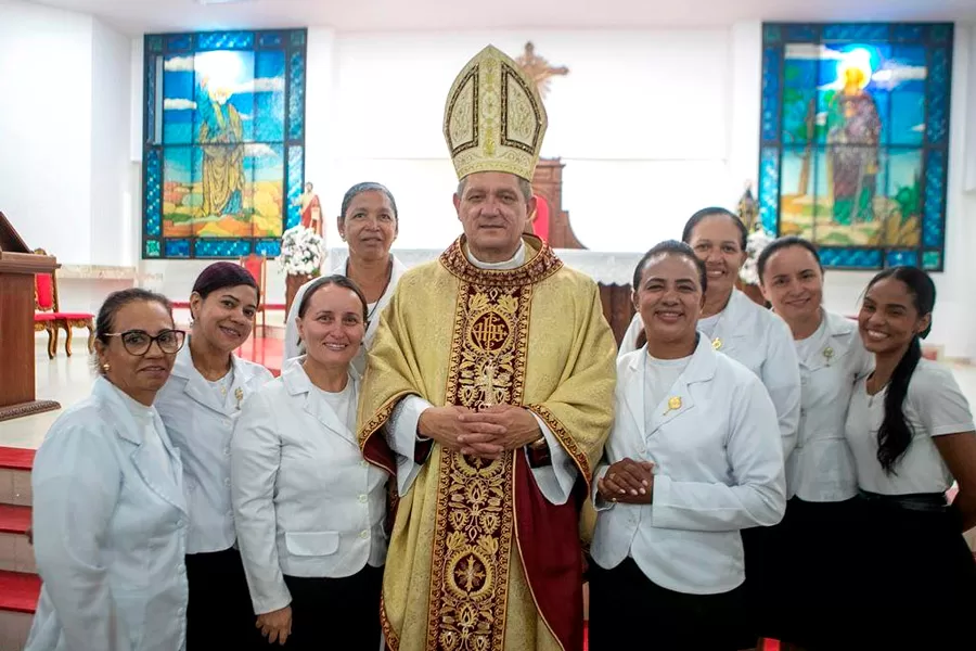 Dom Jailton se despede em Missa histórica e emociona fiéis na Catedral São Pedro Dom Jailton se despede em Missa histórica e emociona fiéis na Catedral São Pedro