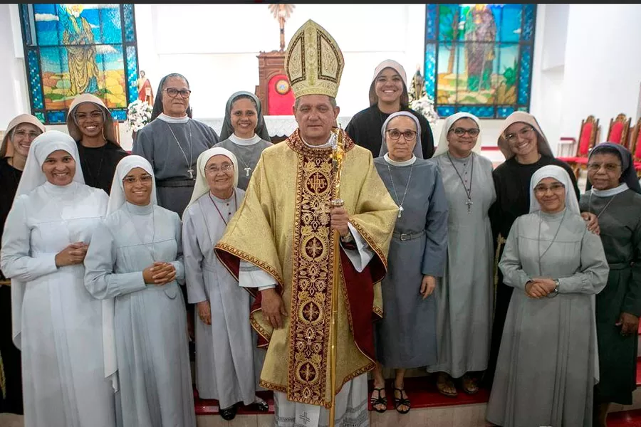Dom Jailton se despede em Missa histórica e emociona fiéis na Catedral São Pedro Dom Jailton se despede em Missa histórica e emociona fiéis na Catedral São Pedro