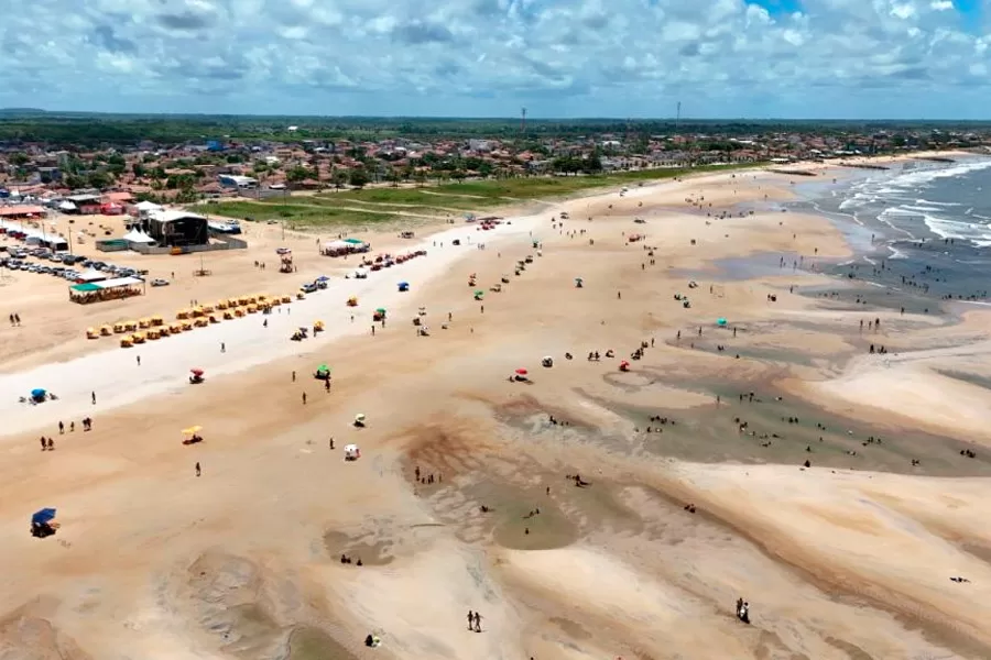 Prefeitura de Mucuri desliga lâmpadas de LED na orla para proteger tartarugas marinhas